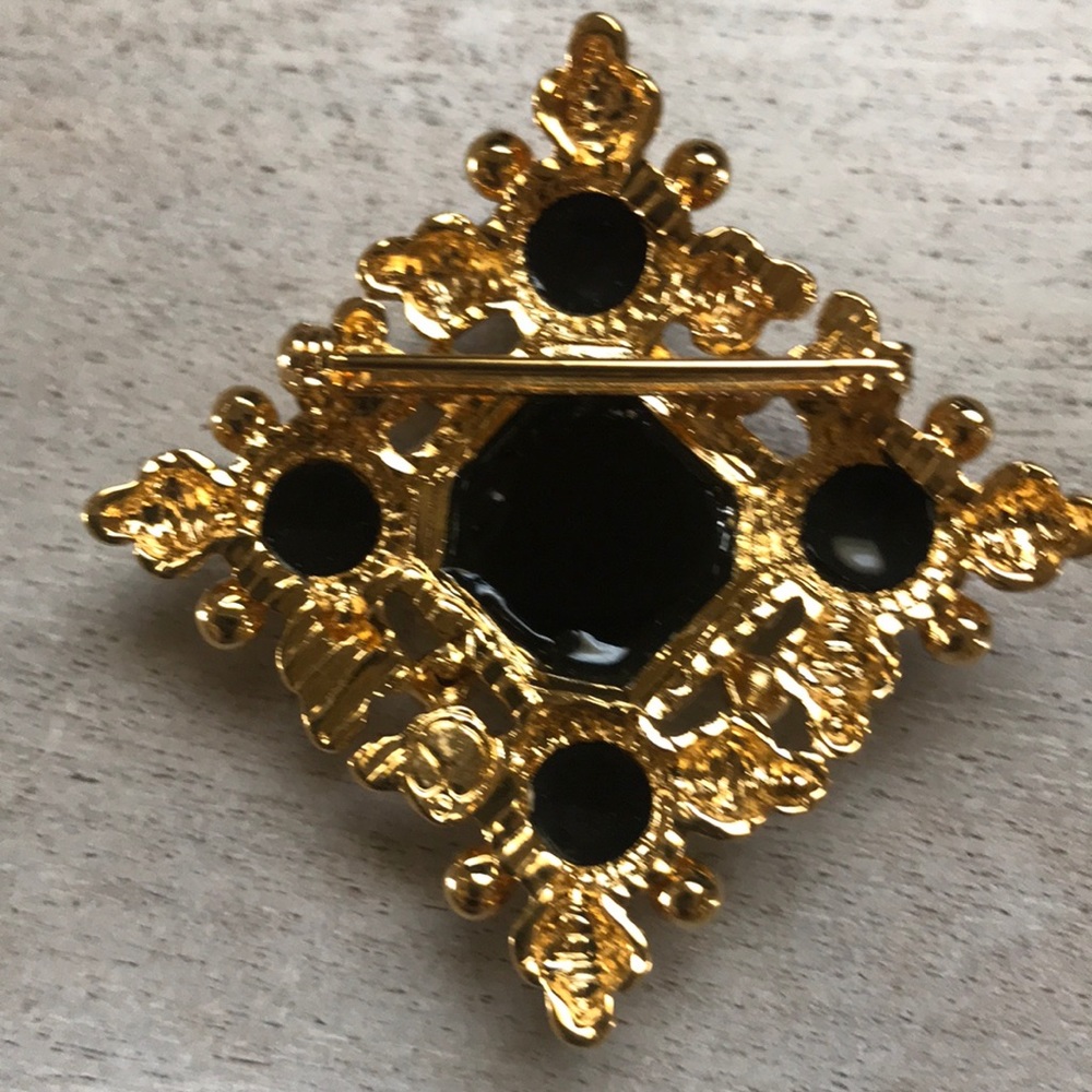 St John Brooch - Picture 3 of 8